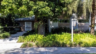 Building Photo - 79 Shore Dr W