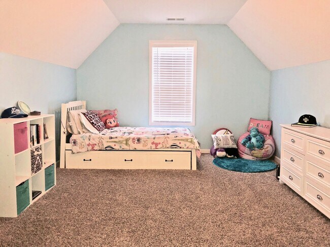 Building Photo - 4 Bedroom, 2.5 Bath in Trotters Bluff in Harnett County Close to Bragg!
