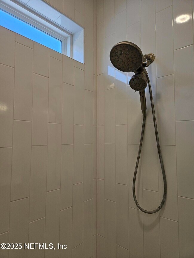 Building Photo - 11340 Breakers Bay Wy