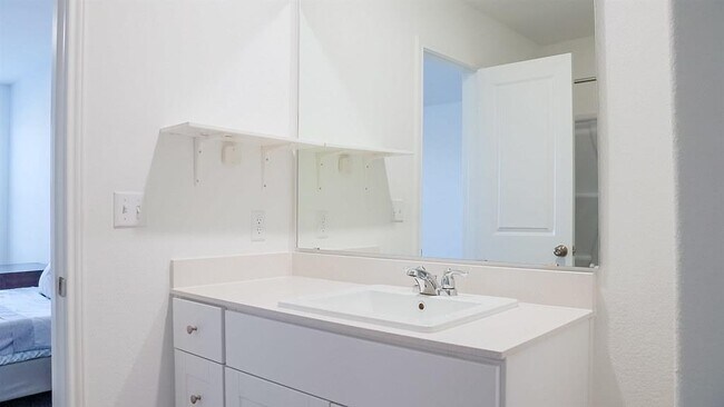 Building Photo - 2400 Willkomen Wy