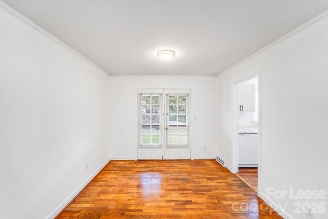 Building Photo - 405 W Harvie Ave