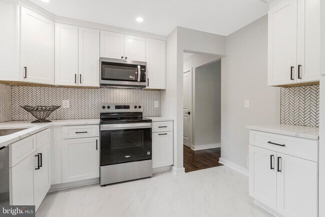 Building Photo - 5511 Callander Dr