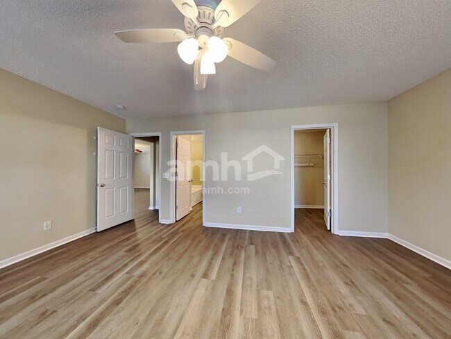 Building Photo - 4016 Broken Arrow Dr