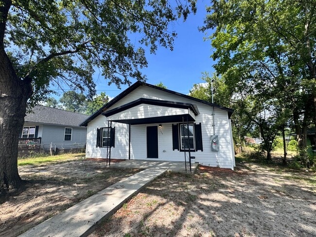 Building Photo - 1224 13th Ave