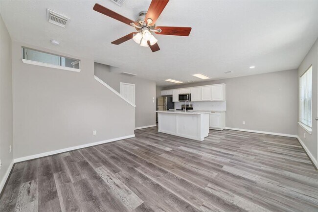Building Photo - 202 S Walden Elms Cir
