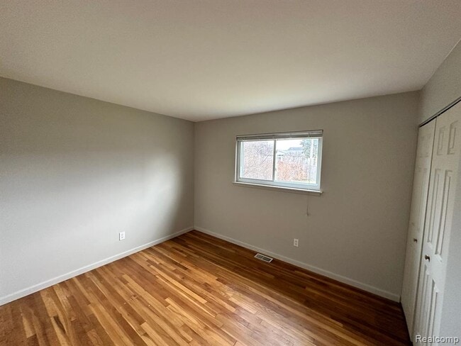 Building Photo - 147 S Carlson St