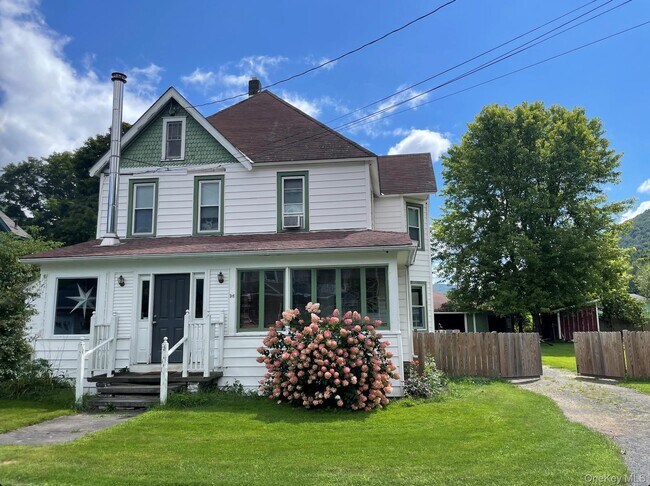 Building Photo - 36 Middle St