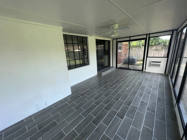 Building Photo - 5208 Mackleman Dr