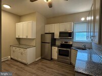 Building Photo - 615 Summit St