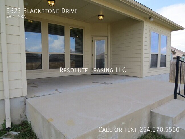 Building Photo - 5623 Blackstone Dr