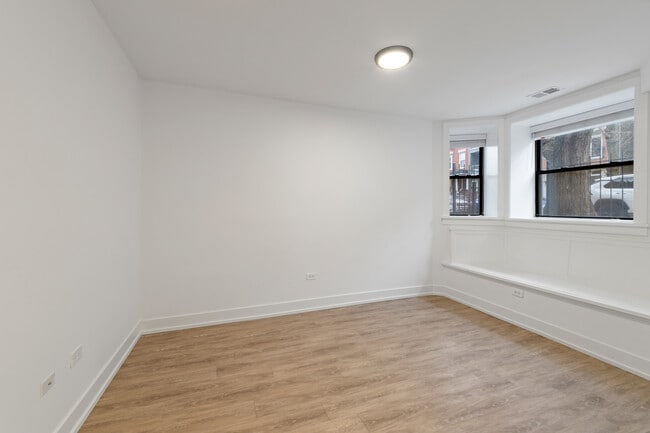 Building Photo - 3517 N Reta Ave