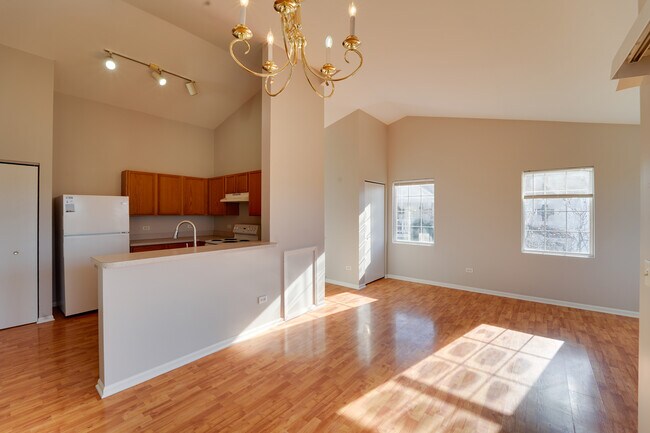 Building Photo - 1231 Silverstone Dr