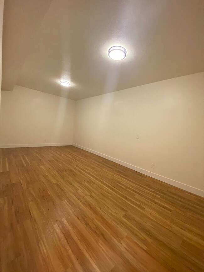 Building Photo - Mead School District-Upper unit Duplex 3 beds,2 bath Available June 10th