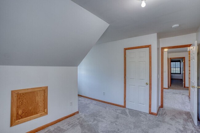 Building Photo - 259 Blackbird Forest Rd