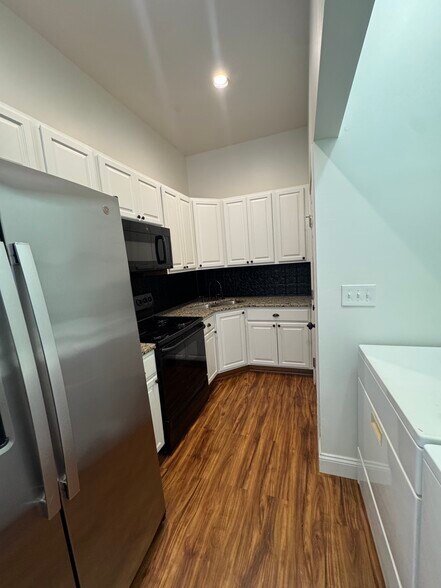 Building Photo - 254 Chastain Rd