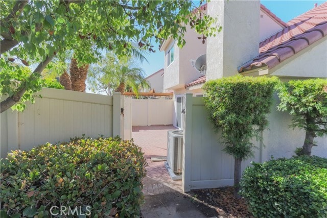 Building Photo - 21166 Vista Del Sol