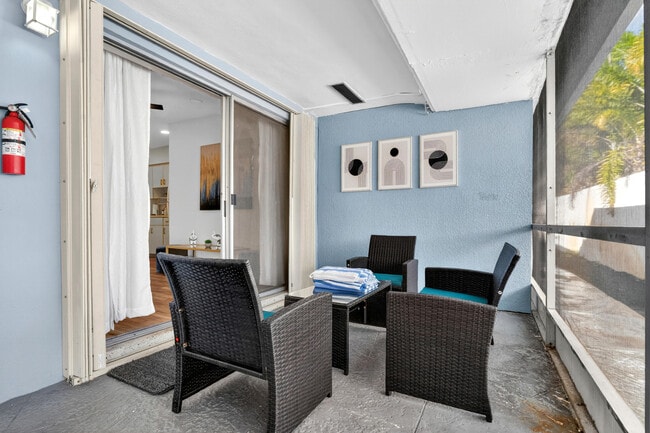 Building Photo - 1761 NE 55th St