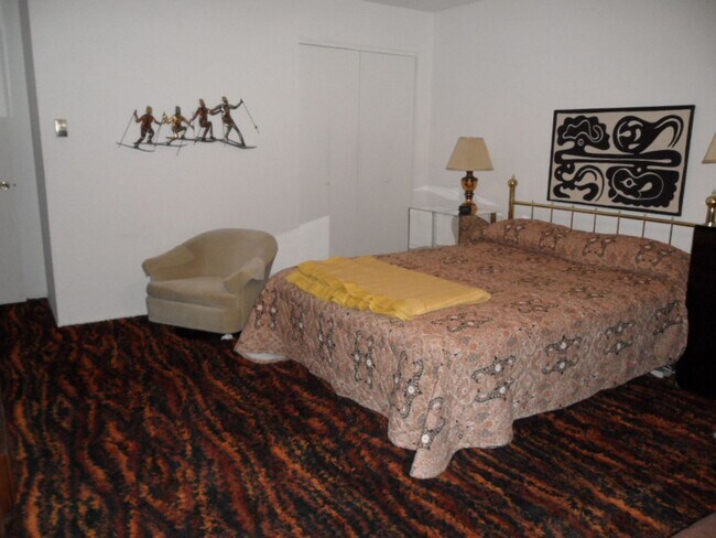 Building Photo - Winter Seasonal Rental- Timberline 12