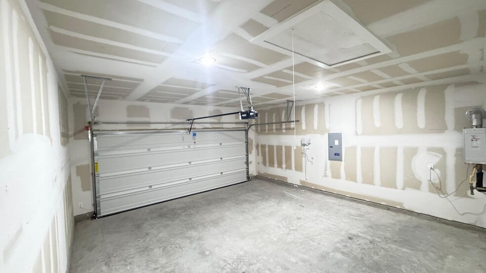 Building Photo - 3817 Monticello Dr