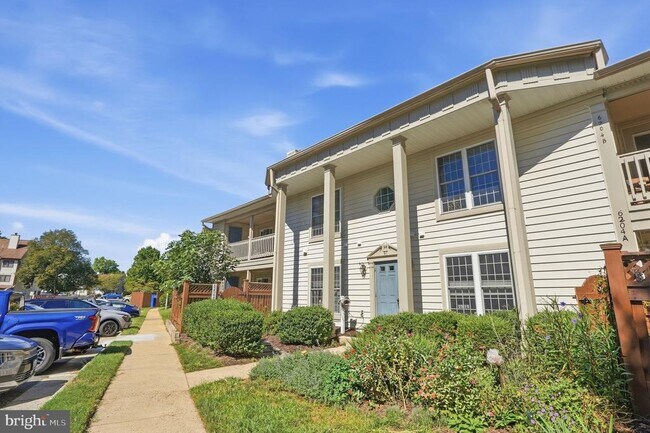 Building Photo - 6204 Redins Dr