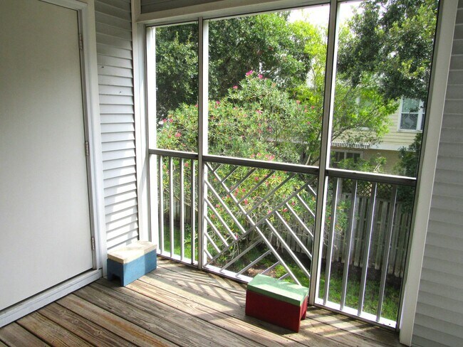 Building Photo - Exceptional Home Clean
