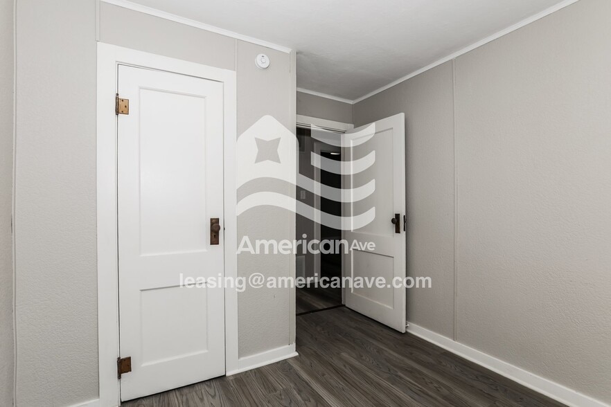 Building Photo - 609 W 33rd St