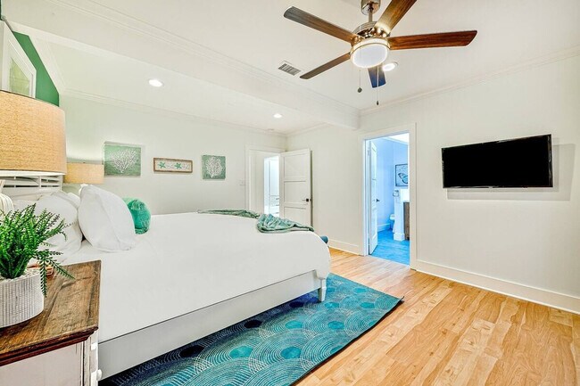 Building Photo - 1185 Tamarack Ave