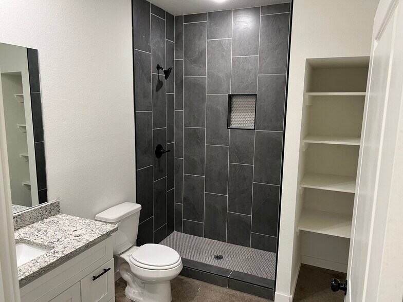 Building Photo - 2214 J E Woody Rd