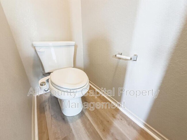 Building Photo - 2707 Burlington