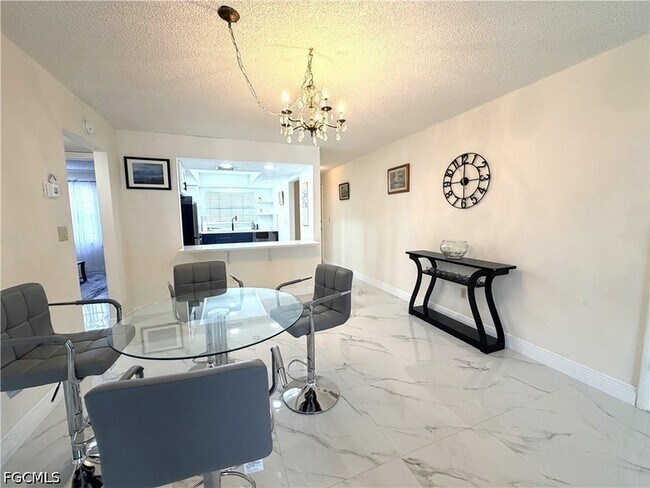 Building Photo - 7050 Nantucket Cir