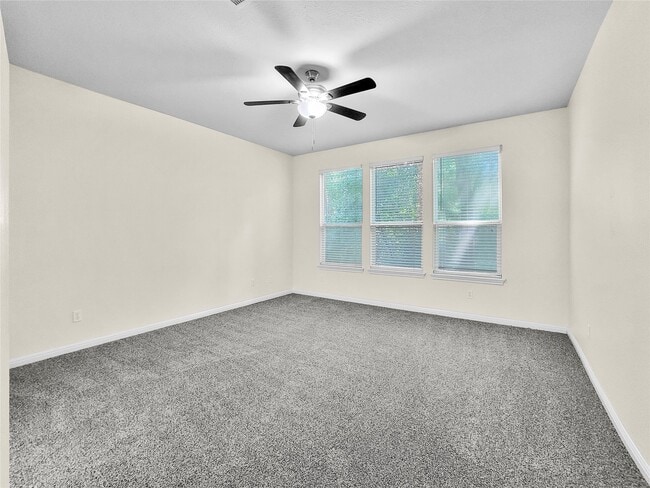 Building Photo - 3522 White Oak Point Dr