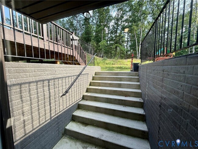 Building Photo - 1116 City View Ln