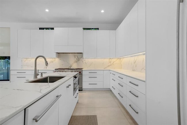 Building Photo - 2001 Marietta Dr