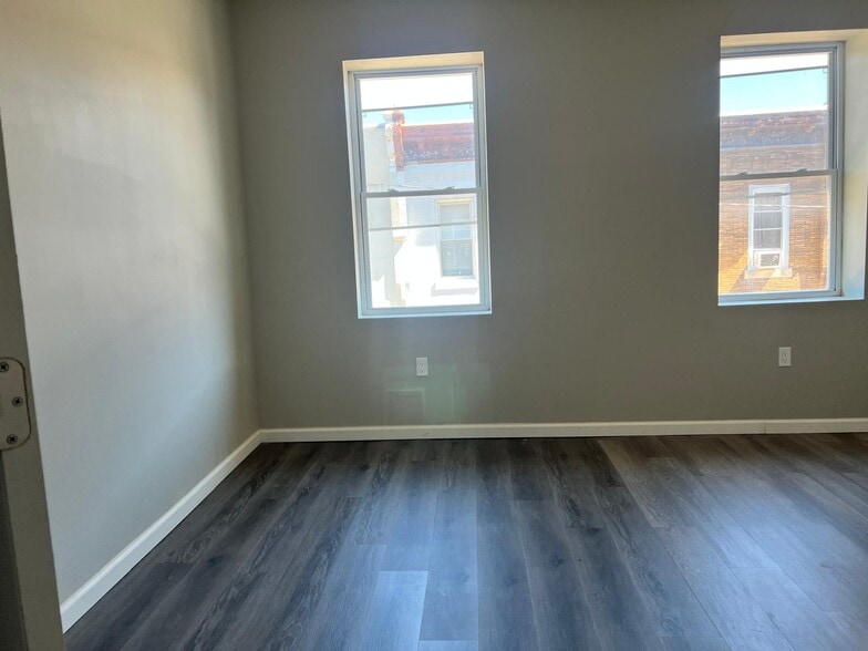 Building Photo - 1343 S Newkirk St