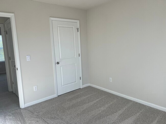 Building Photo - 162 Gumspring Dr