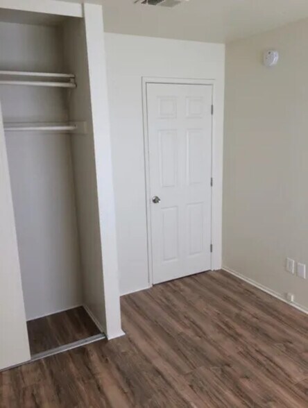 Building Photo - 7452 Bobbie way