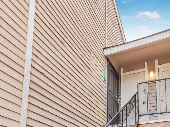 Building Photo - 8323 Wilcrest Dr