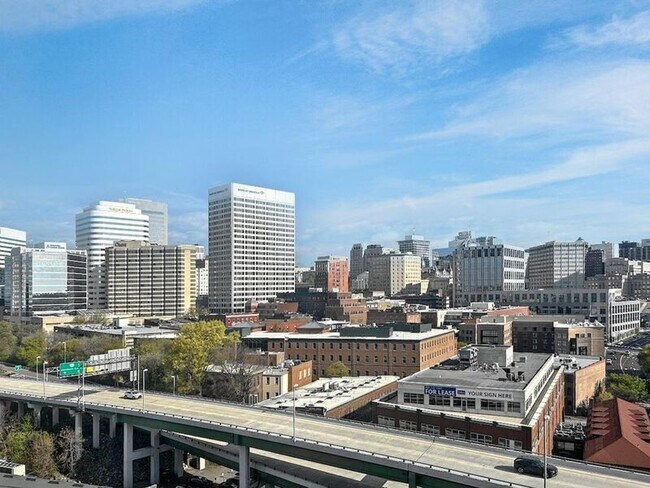 Building Photo - 301 Virginia St