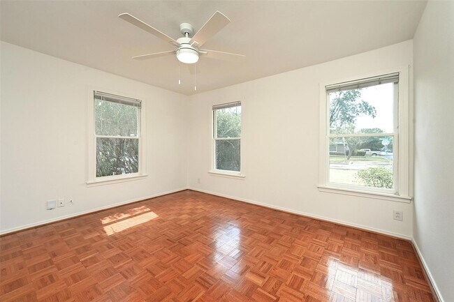 Building Photo - 2110 Westover Rd