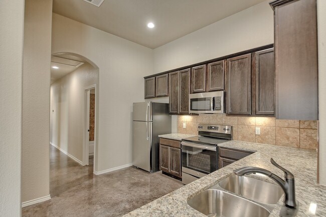 Building Photo - GORGEOUS 3 BEDROOM DUPLEX LOCATED IN BUDA, TEXAS!