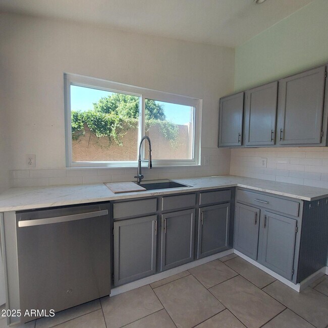 Building Photo - 14076 N 26th Ave