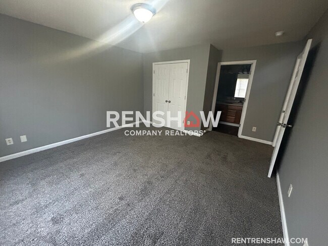 Building Photo - 157 Cloverdale St