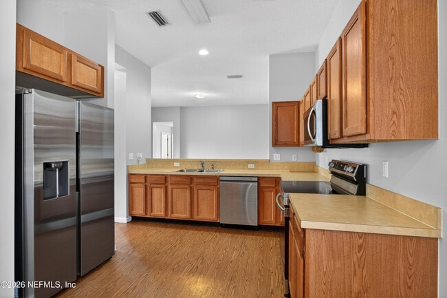 Building Photo - 6377 Island Forest Dr