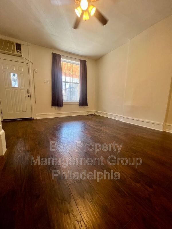 Building Photo - 2165 W Grange Ave