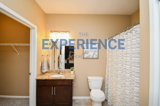 Building Photo - 7438 S Louise Ave