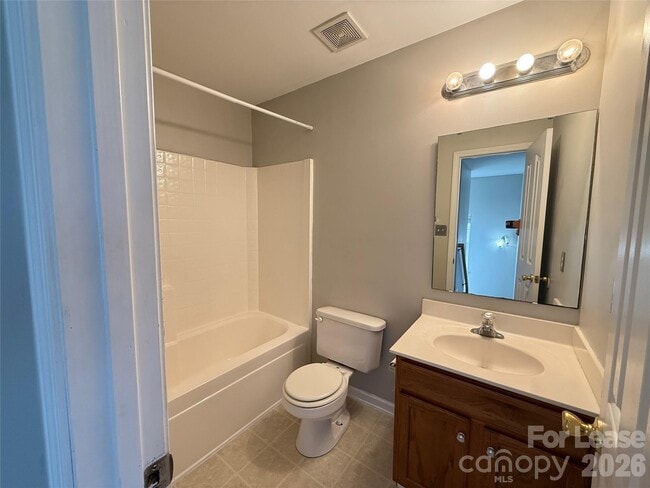 Building Photo - 3810 York Aly