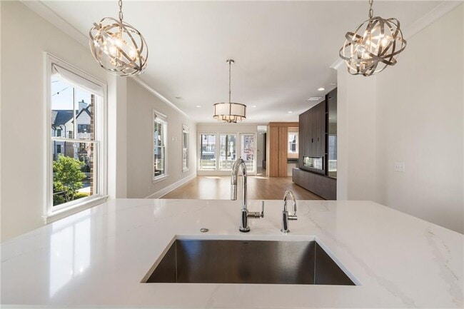 Building Photo - 2350 Melina Pl