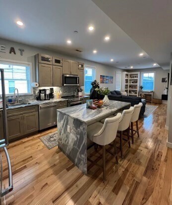 Building Photo - 37 Kimball St