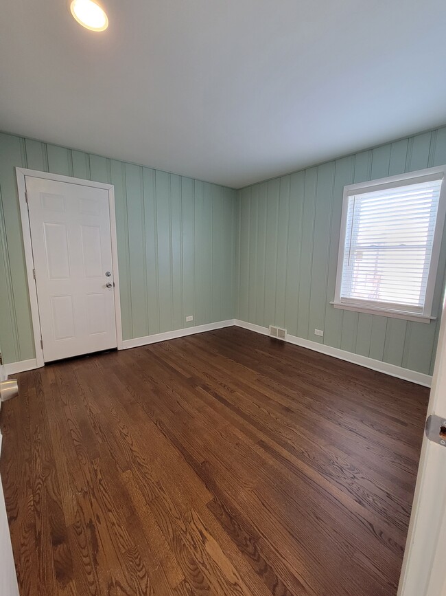Building Photo - 7244 N Kilpatrick Ave