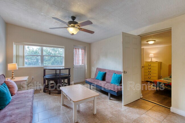 Building Photo - 114 Lynnhurst Dr
